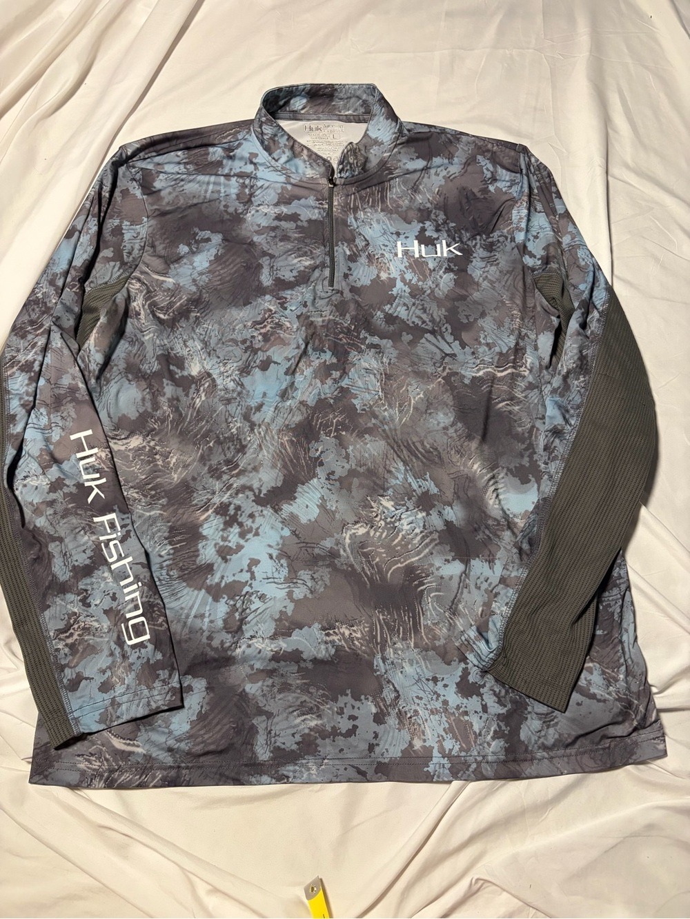 HUK Mens 1/4 Zip Tidewater Fishing Shirt Large  Gray Camo Performance Pullover